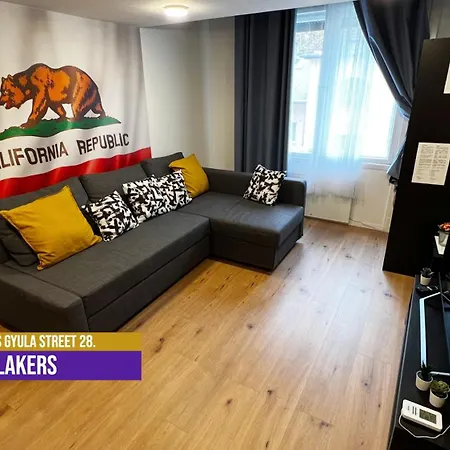 Little Americas Westend Mall Apartman